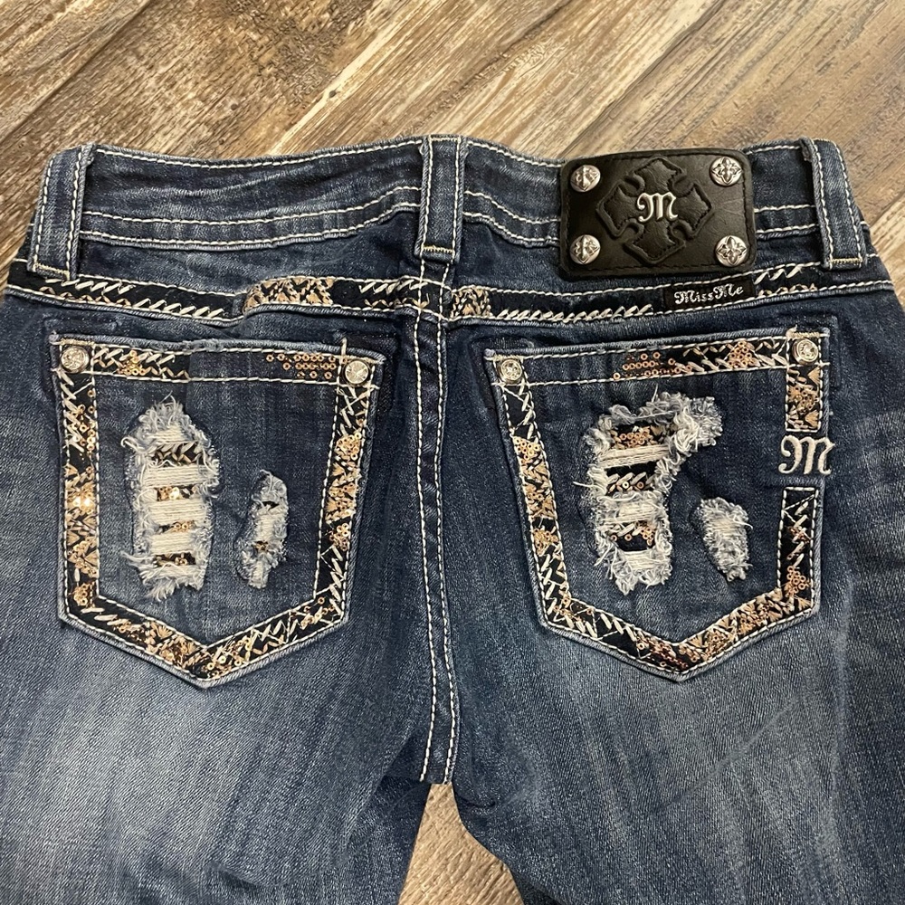 Miss Me size 28 signature boot
